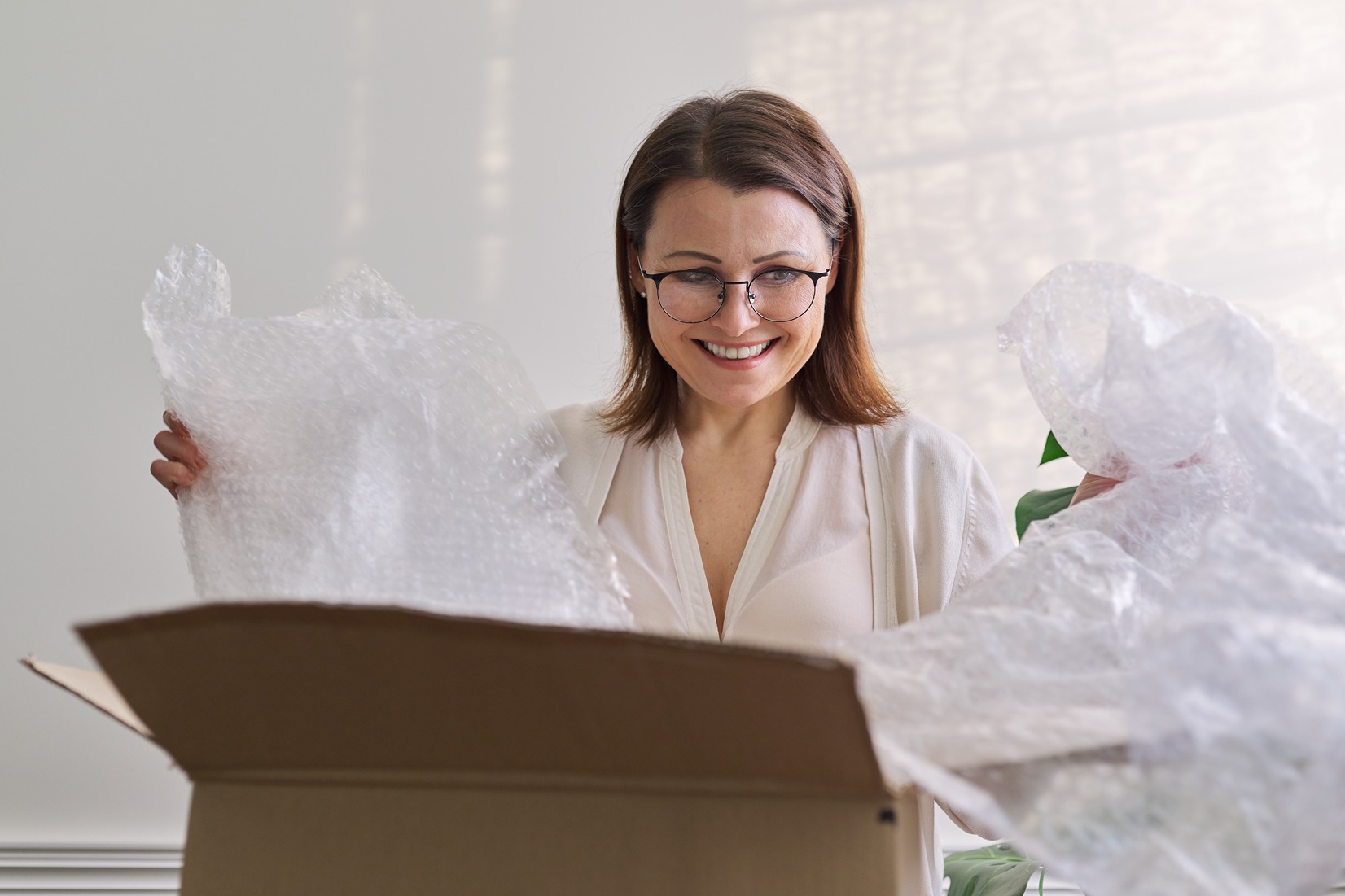Efficient packing methods for fragile household items